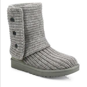 Ugg Cardi Knit 3 button boots in Maroon